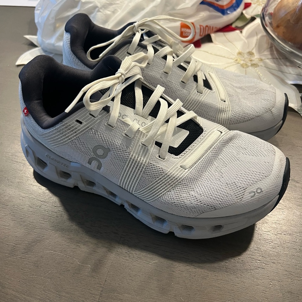 On Cloud CloudGo Sneakers